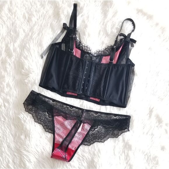 MEDIUM Victoria's Secret Red Bra Set - Picture 5 of 16